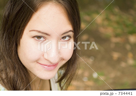 スラブ系 女性 人物の写真素材