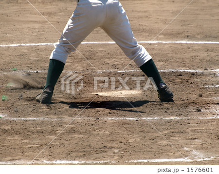バッター 高校野球 真夏 後姿の写真素材
