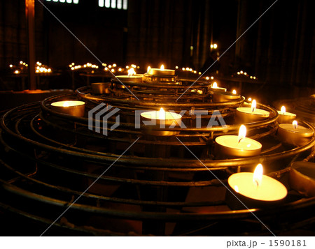 ノートルダム大聖堂 パリ ロウソク ノートルダム大聖堂 パリ ロウソク