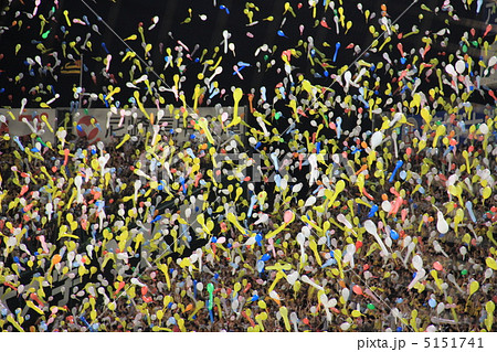 ジェット風船 甲子園 野球 阪神 甲子園球場の写真素材 Pixta