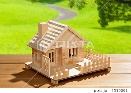 ミニチュアログハウス 模型の写真素材 - PIXTA