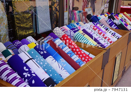 布 生地 和 巻物 着物の写真素材