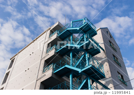 マンション マイホーム 高層マンション 外階段の写真素材