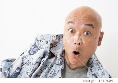 おじさん 中年 スキンヘッド 男性の写真素材 おじさん 中年 スキンヘッド 男性の写真素材