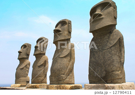 モアイ モアイ像 顔 岩の写真素材 - PIXTA