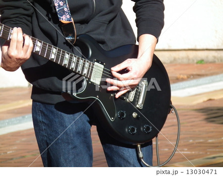 左利き ギターの写真素材