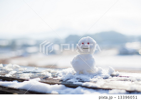 ゆきうさぎ 雪だるまの写真素材 - PIXTA