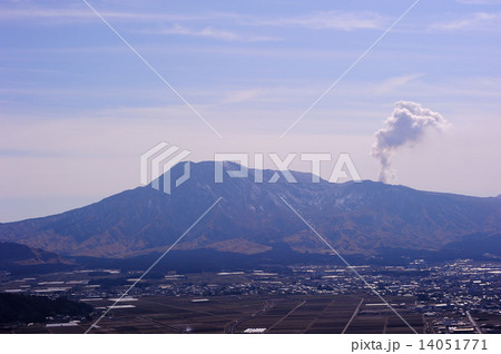 阿蘇山噴火の写真素材