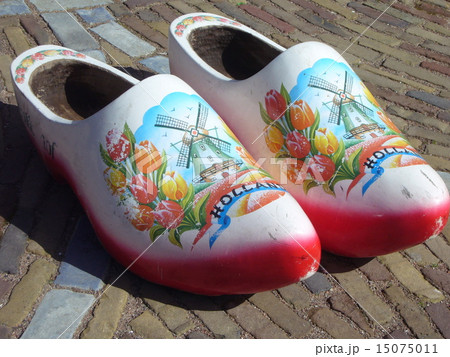 オランダ ホランド 木靴 靴の写真素材