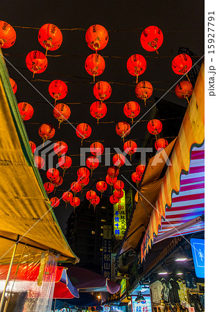 夜市 屋台 提灯 台北の写真素材