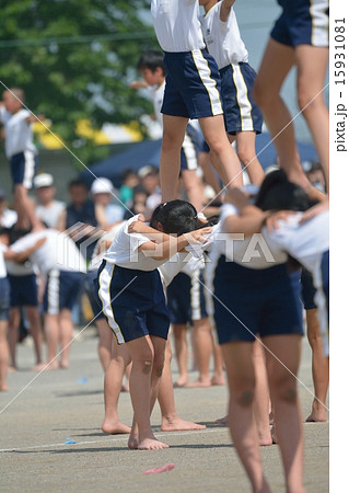 天然ロリ  小学生女子　運動会 運動会で走る女の子の写真素材 [FYI04592187] | ストックフォト ...