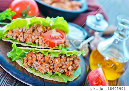 しょっぱい 食べ物の写真素材