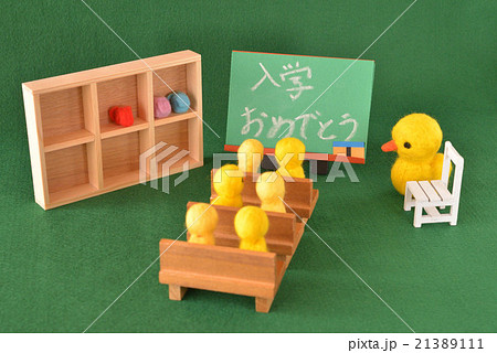 ランドセル ロッカー 学校 教室の写真素材