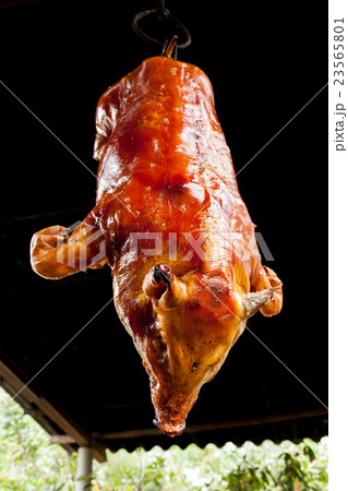 焼き豚 焼豚 焼きブタ 豚の丸焼きの写真素材