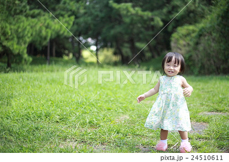 1歳 女の子の写真素材