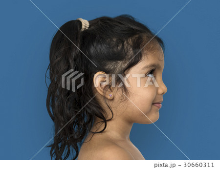 少女横顔 少女 幼女 横顔 側面の写真素材 - PIXTA