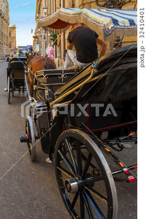 馬車 パレルモ イタリア 中世の写真素材