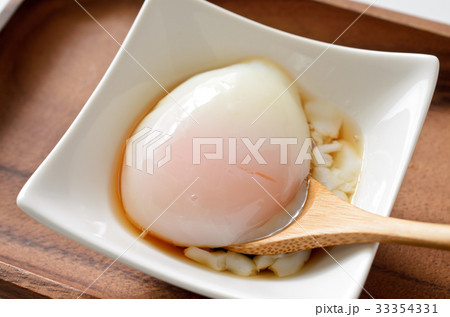 温泉卵の写真素材