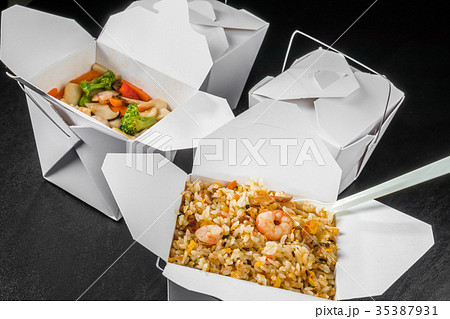 チャーハン 中華料理 テイクアウト 炒め物の写真素材