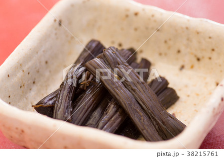 きゃらぶき 伽羅蕗 キャラブキ 煮物の写真素材