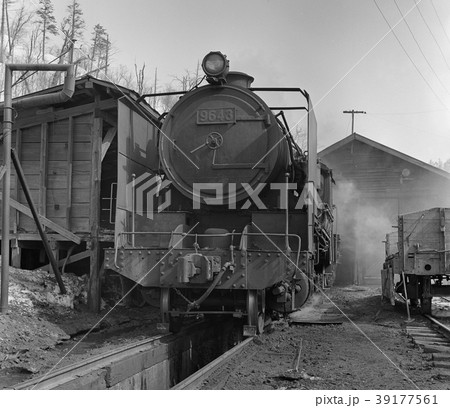 蒸気機関車 機関車 モノクロ 鉄道の写真素材 - PIXTA