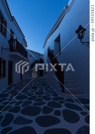 地中海村 伊勢志摩 夜 建物の写真素材