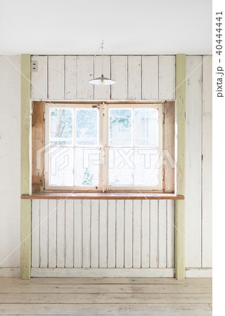 窓 オシャレ アンティーク ハウススタジオの写真素材