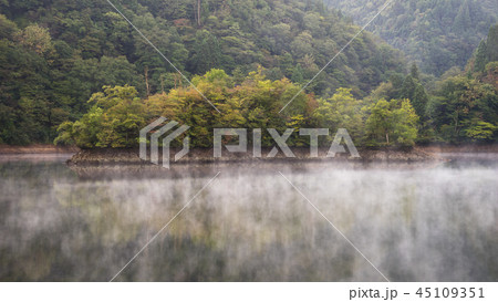 処女湖の写真素材