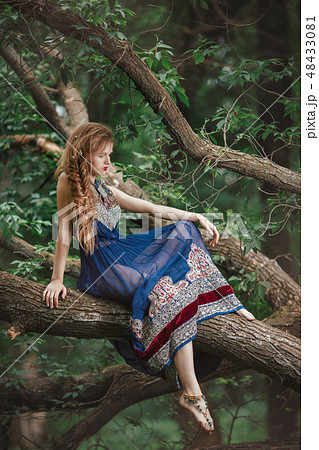 フェアリー 幻想的な 魔術 美しい 女の子 女性の写真素材
