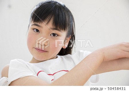 子役 女の子の写真素材