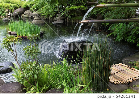 ししおどし 鎌倉 池 日本庭園の写真素材
