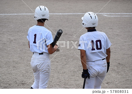 野球 バッター 後ろ姿 ユニフォームの写真素材