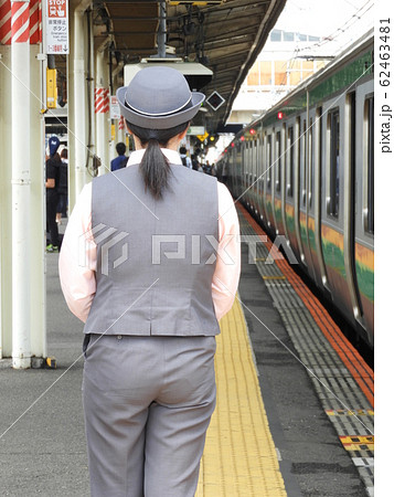 Jr東日本 鉄道 車掌 女性の写真素材