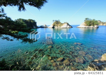 乗浜海岸 島の写真素材