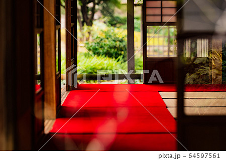 和室 畳 赤絨毯 京都の写真素材