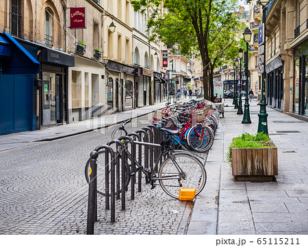 フランス パリ 街角 パリ2区の写真素材 - PIXTA