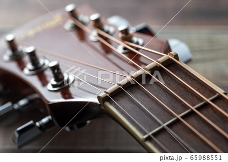 左利き ギターの写真素材