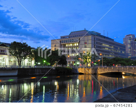 日本銀行 日銀 大阪支店 ライトアップの写真素材 - PIXTA