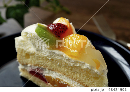 オレンジショートケーキの写真素材