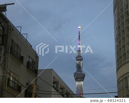 錦糸町 灯り 夜 夜景の写真素材