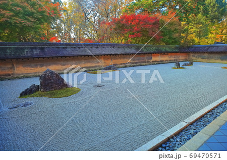 庭園 日本庭園 砂利 石 日本 石庭の写真素材