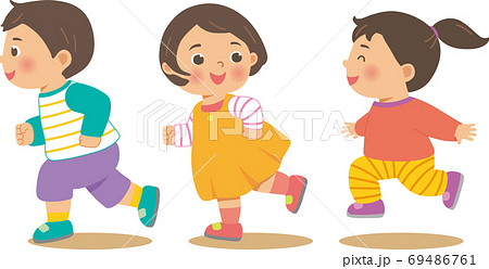 女の子 子供 ベクター 走るのイラスト素材