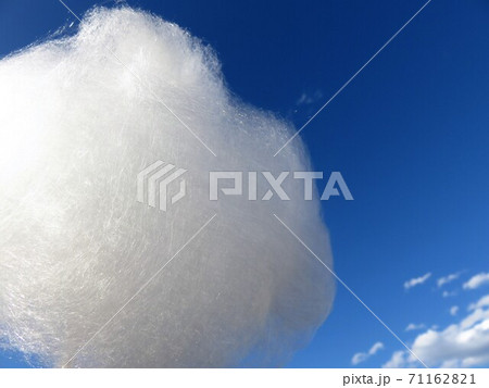 青空 雲 綿菓子 わたがし雲の写真素材 - PIXTA