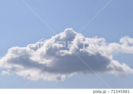 おっぱい雲の写真素材