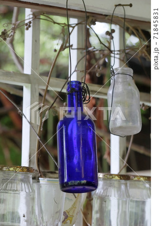 ガーデニング 瓶 ガラス瓶 空き瓶の写真素材 - PIXTA
