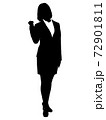 ガッツポーズをする男性ビジネスマン シルエットのイラスト素材