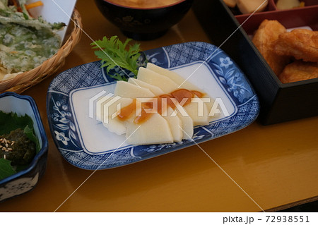 生筍の刺身の写真素材