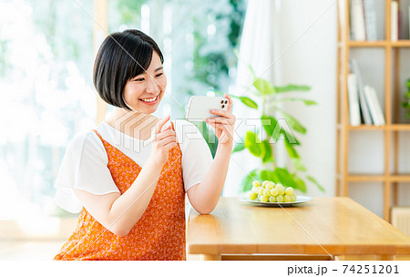 携帯の写真素材