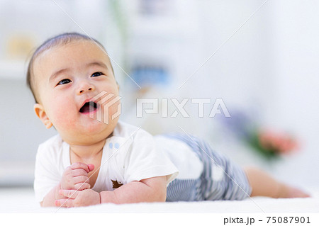 赤ちゃん ベビー の写真素材集 ピクスタ 赤ちゃん ベビー の写真素材集 ピクスタ
