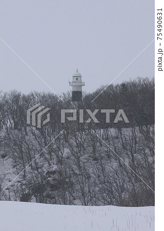 白黒の灯台の写真素材